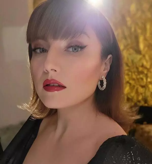 alexandra_ungureanu_85149500