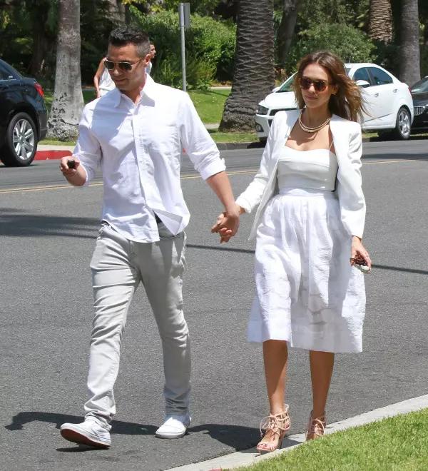 Jessica Alba si Cash Warren, la nunta unor prieteni 