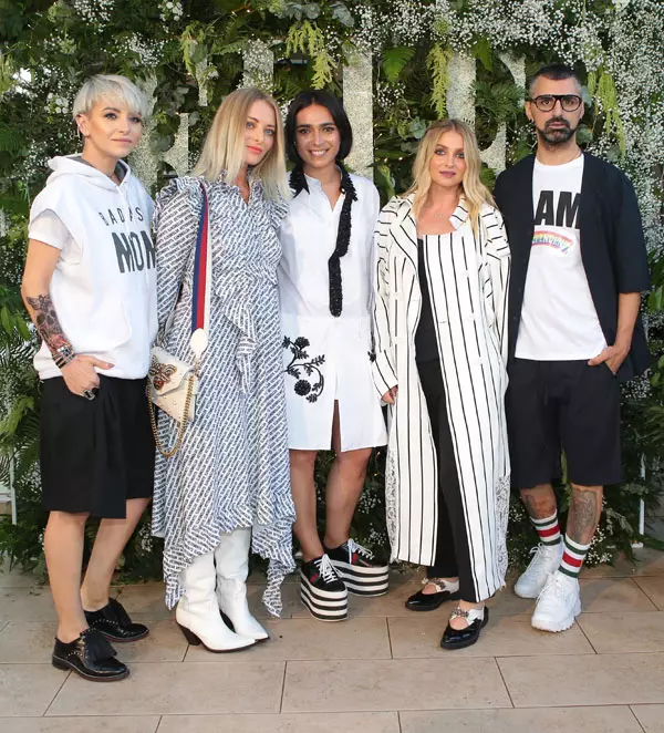 Giulia Angelescu, Delia, Domnica Margescu, Monica Popescu si Denis Radu