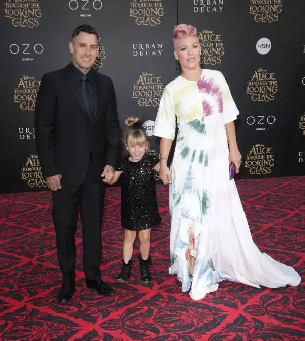 Pink, Carey Hart si Willow
