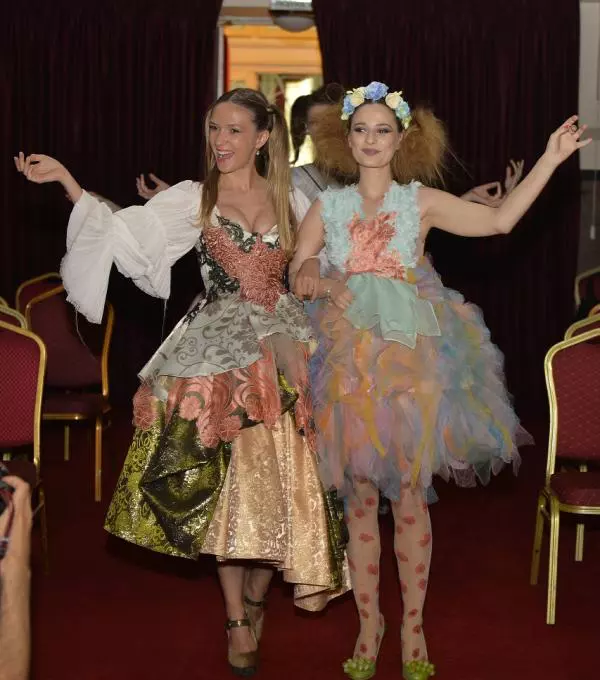 Adela Popescu si Adina Galupa