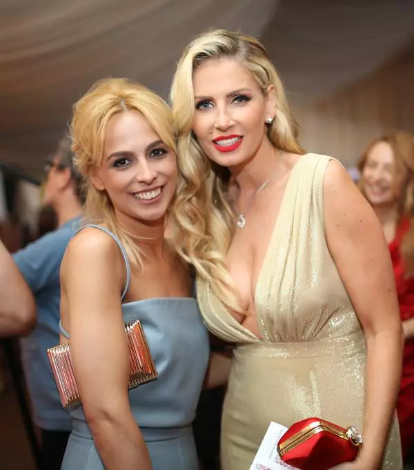 Oana Popoiag (Viva!) si Andreea Banica