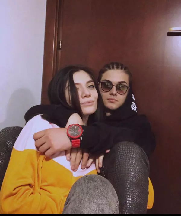 24 de ore de izolare cu… Magda (aka Magdyz)