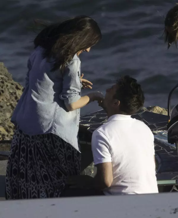 David Arquette îngenunchează în fața iubitei sale