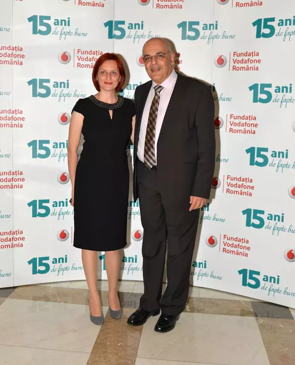 Angela Galeta (Presedinte Fundatia Vodafone) si Raed Arafat