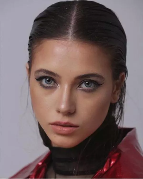 24 de ore în izolare cu... Roxen