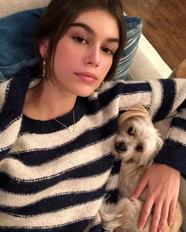 Kaia Gerber – Pasta de dinți și gheața