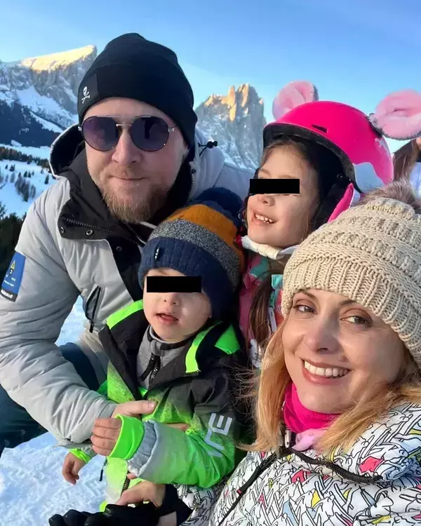 simona si familia