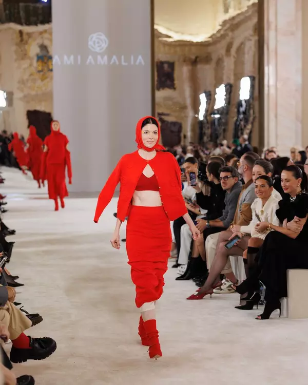 Anca Lungu, debut în modă (1)