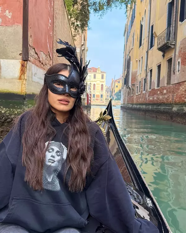 1. Alina Eremia în Veneția