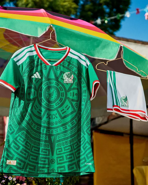 1. Echipamentul principal Mexic (Adidas)