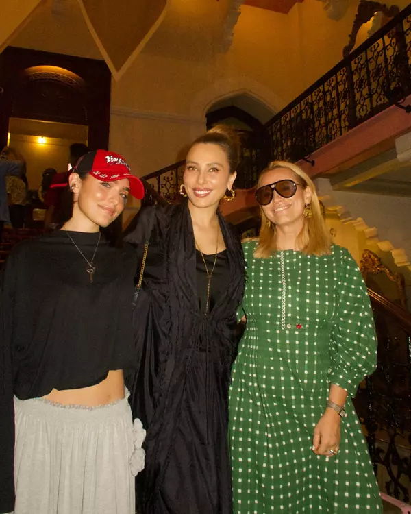 Alexia Eram, Iulia Vântur și Andreea Esca