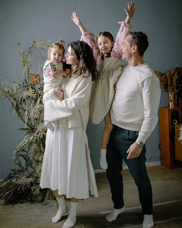 1. Vladimir Drăghia, Alice Cavaleru și fiicele lor