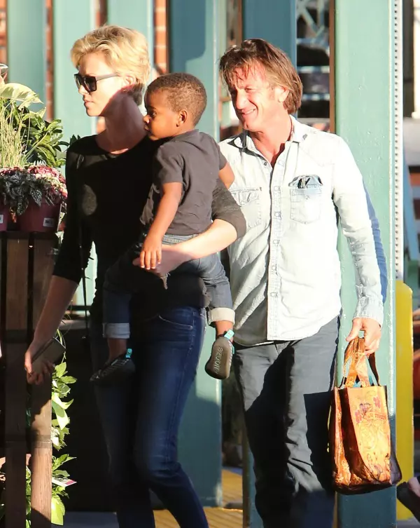 Sean Penn si Charlize Theron 