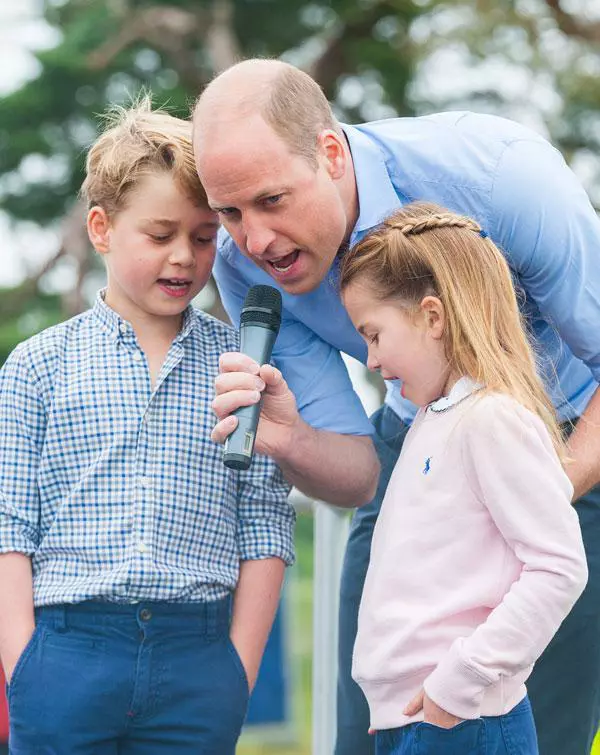 Prințul William alături de Prințul George și Prințesa Charlotte