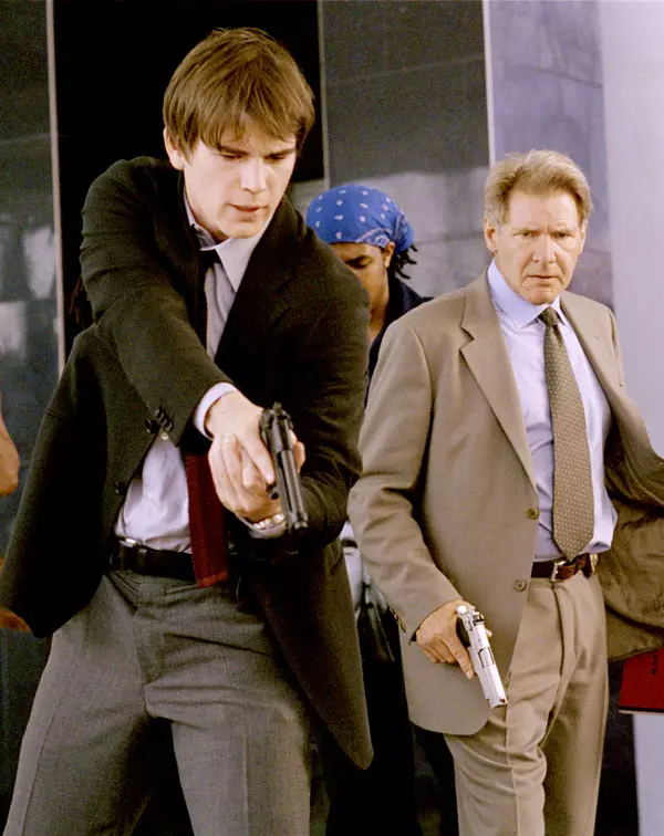 Harrison Ford și Josh Hartnett