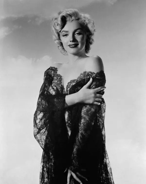 Marilyn Monroe – „Imperfecţiunea este frumuseţe, nebunia este geniu şi este mai bine să fii ridicolă decât plictisitoare”