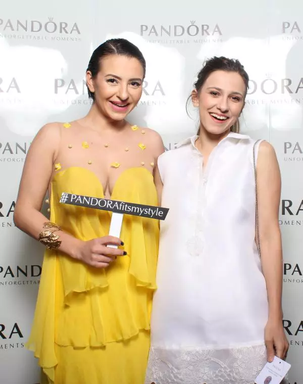 Giulia si Dana Rogoz