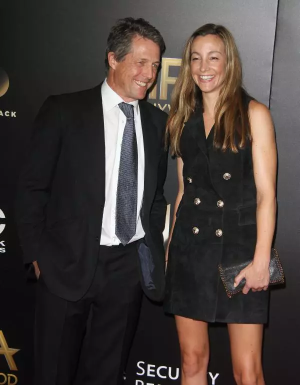 Hugh Grant si iubita lui
