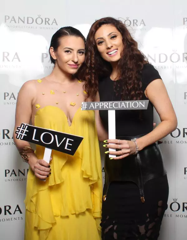 Giulia si Claudia Pavel