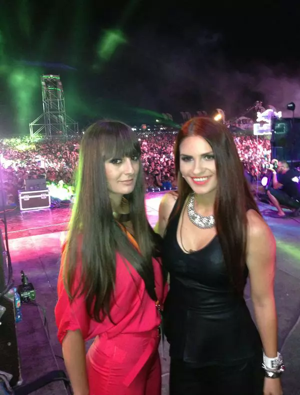 Ellie White si Vika Jigulina, Liberty Parade