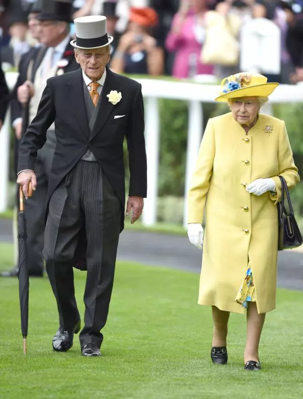 Regina Elisabeta a II-a si printul consort
