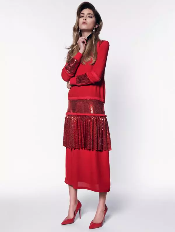 Rochie ATU Body Couture, 1.200 lei; pantofi ALDO, magazinul Tezyo, 359 lei.