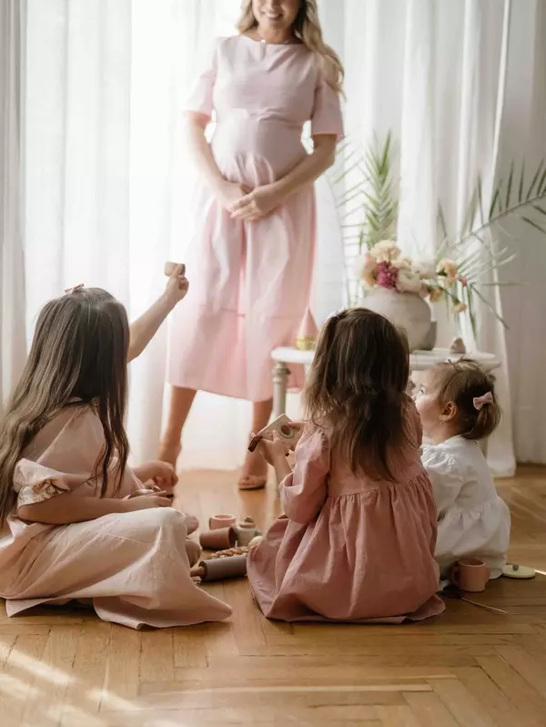 Laura Cosoi cu fetițele