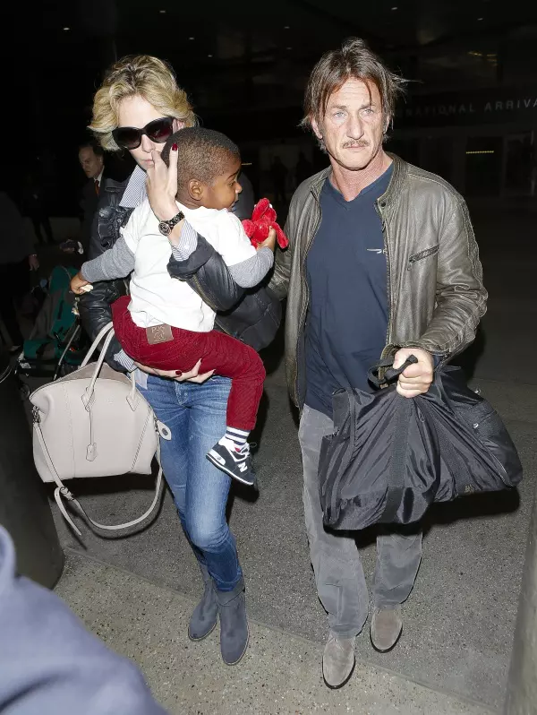 Charlize Theron, Jackson si Sean Penn