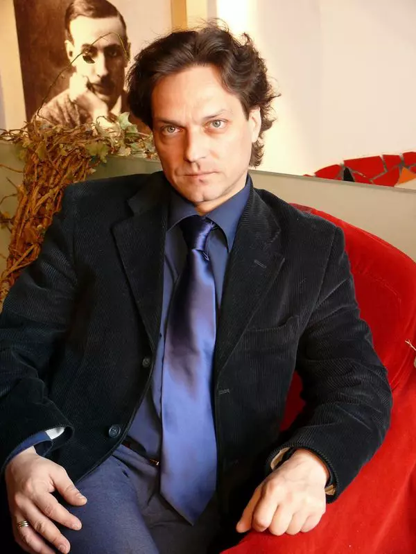 george-ivascu-190530l-600x0-w-843fec91