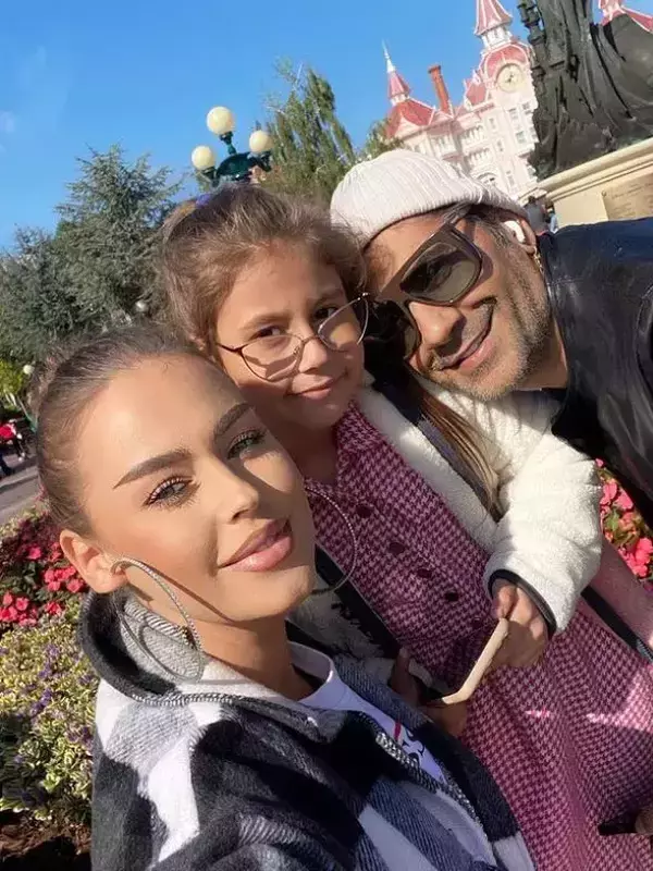 misha-si-connect-r-alaturi-de-fiica-lor-1