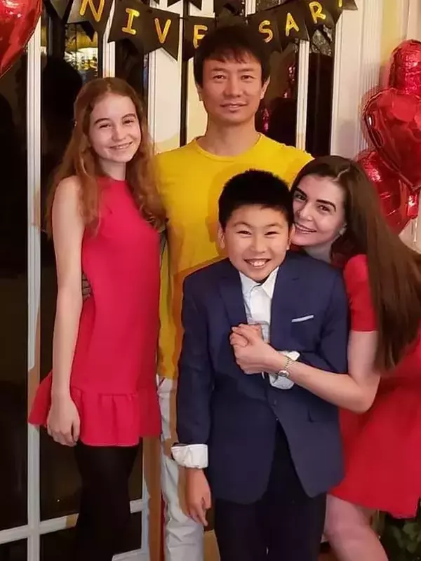 monica-gabor-si-irinuca-par-foarte-fericita-in-sua-1