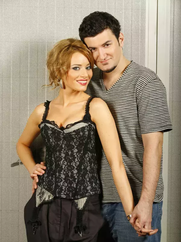 laura-cosoi-smiley-1