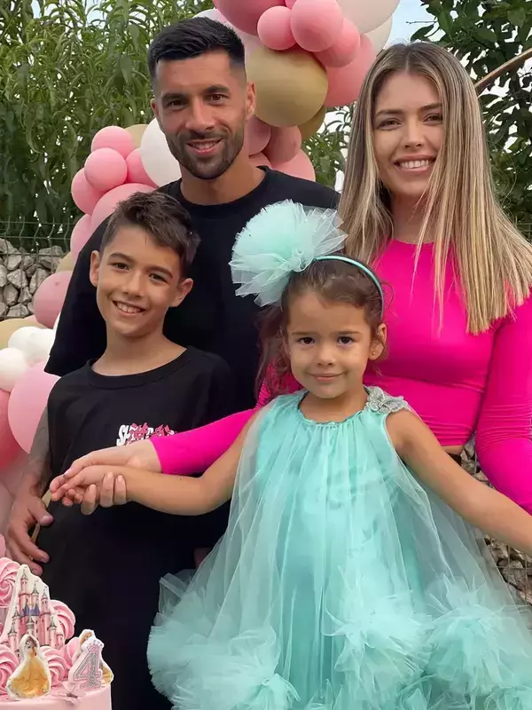 ana-pirvulescu-si-familia-sa-2