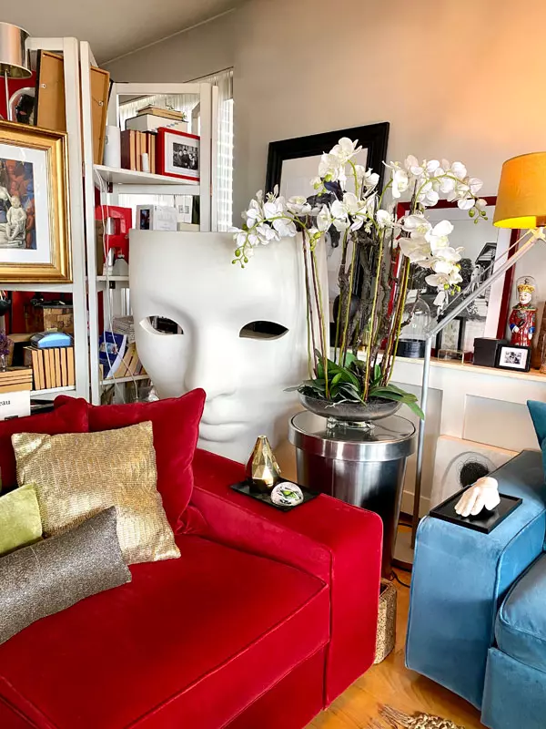 #ELLEacasă la Alexandru Abagiu, make-up artist