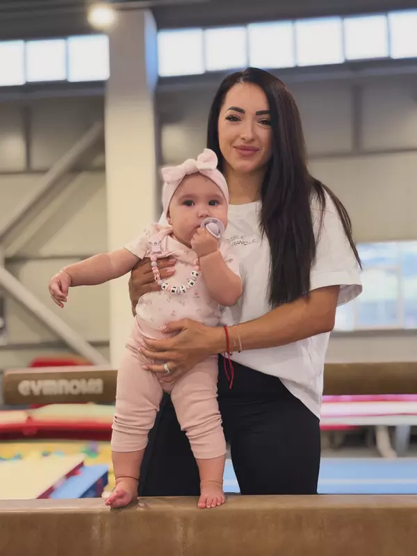 Larisa Iordache și fiica ei (1)