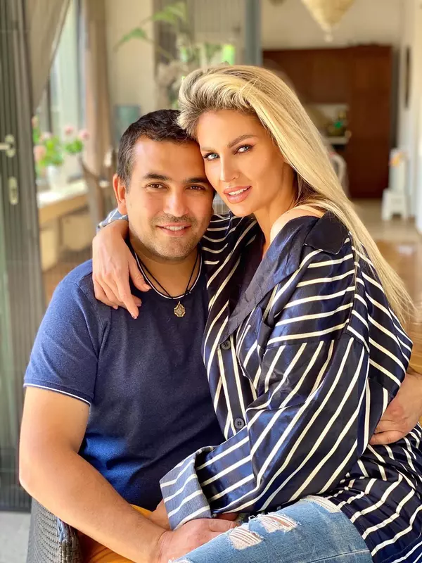 Andreea Bănică și soțul ei (1)