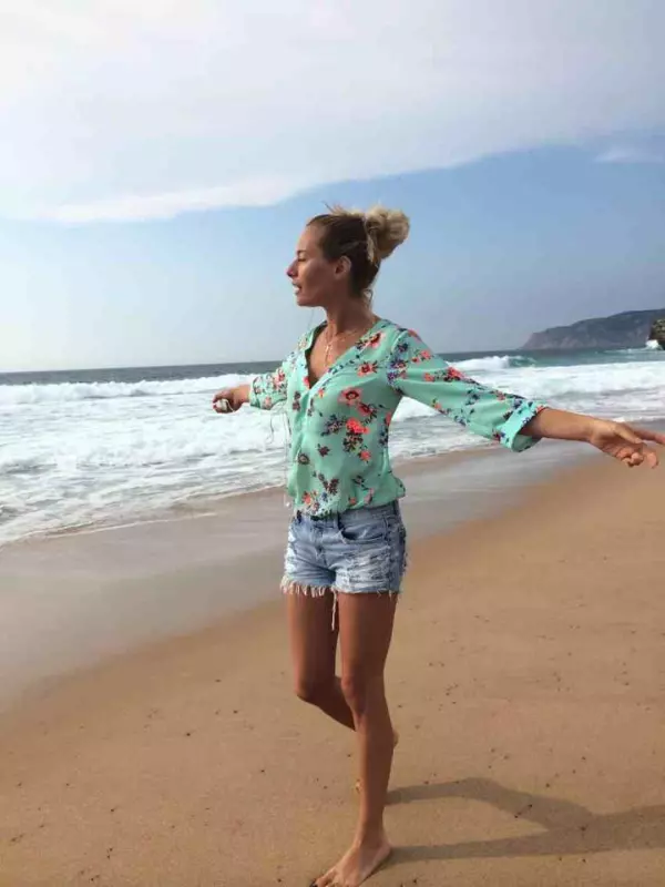 Laura Cosoi in Portugalia