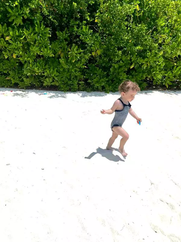 alessandra-stoicescu-si-familia-in-maldive-6