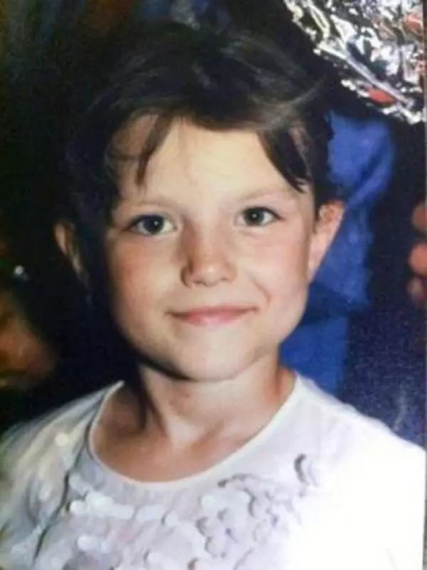 Elena Gheorghe - "Astăzi este ziua tuturor, fiecare dintre noi este copilul cuiva... La mulți ani, dragi copii! La mulți ani, copilărie!"