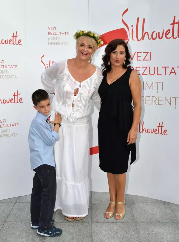 Iuliana Marciuc si  Lili Baaddi (Silhouette)