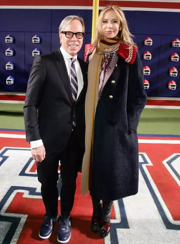 Tommy si Dee Hilfiger