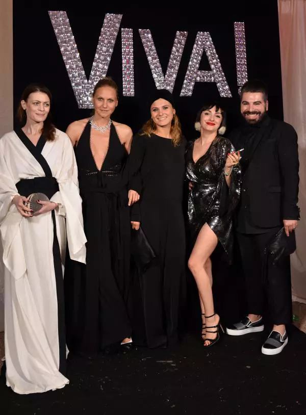 Catalina Isopescu, Claudia Gaspar, Andreea Goia, Ana Morodan si Maurice Munteanu