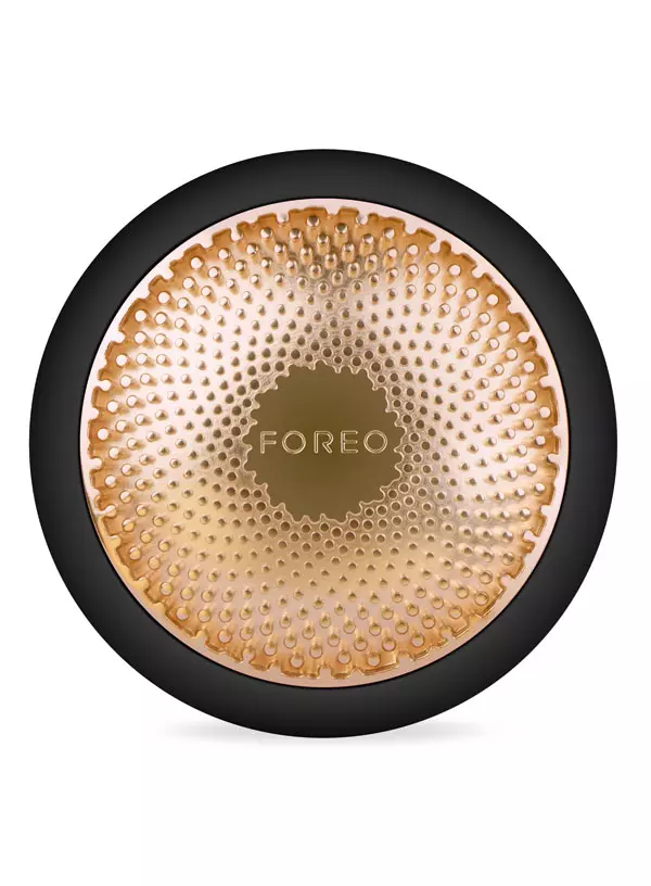 Aparat sonic pentru accelerarea efectului măștilor de ten UFO 2 Black, FOREO, 1.339 lei (disponibil pe notino.ro)