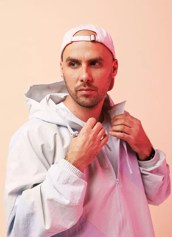 Deliric, nominalizat la categoria Best Male Artist