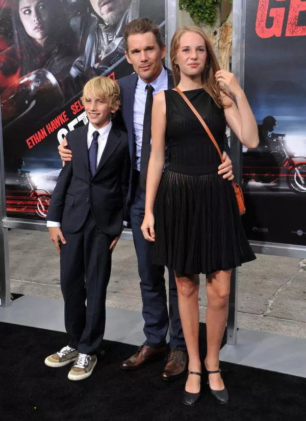 Ethan Hawke si copiii sai