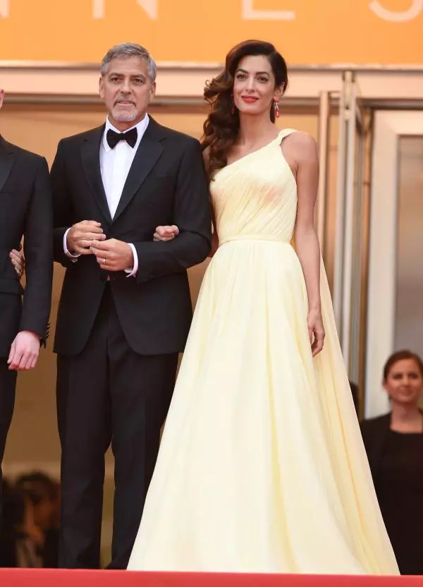 Amal (rochie Versace) si George Clooney