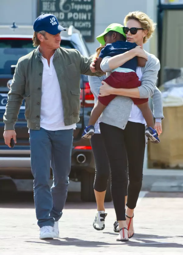 Charlize Theron, Jackson si Sean Penn