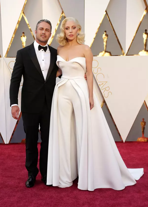 Taylor Kinney si Lady Gaga