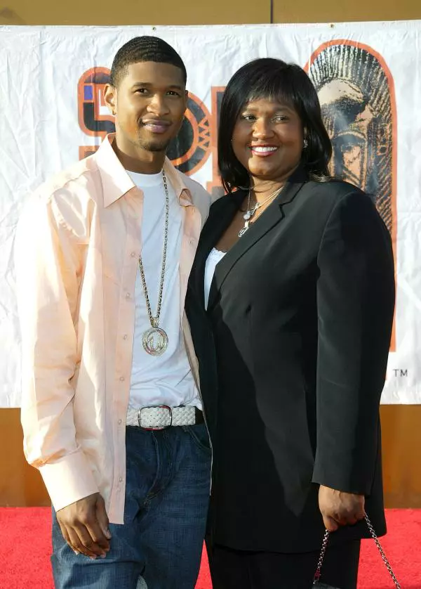 Usher si mama lui